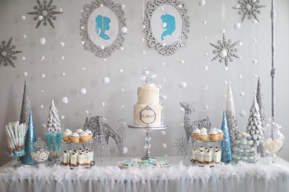 Snow theme sweet table